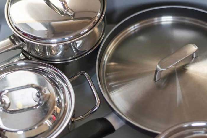 Nettoyer une casserole en inox : comment faire ? - Les-masure.fr
