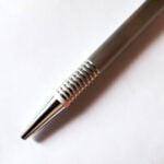 tache-stylo-bille-cuir